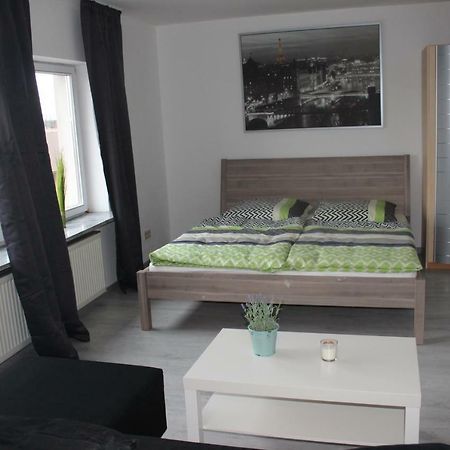 Gut Gelegenes Appartment Mit Wifi, Parkplatz, Wama, Trockner Usw. كايزرسلاوترن المظهر الخارجي الصورة