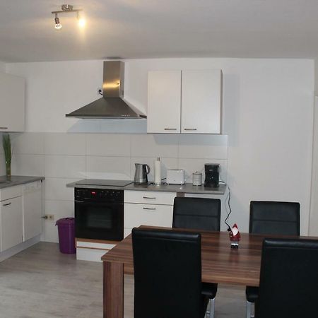 Gut Gelegenes Appartment Mit Wifi, Parkplatz, Wama, Trockner Usw. كايزرسلاوترن المظهر الخارجي الصورة