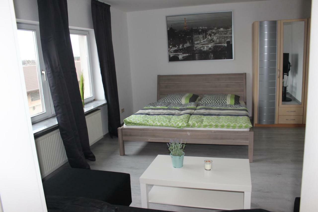 Gut Gelegenes Appartment Mit Wifi, Parkplatz, Wama, Trockner Usw. كايزرسلاوترن المظهر الخارجي الصورة